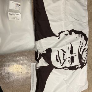 Trump duvet cover. 2 pillow shams included. Queen size BRAND NEW NEVER USED!